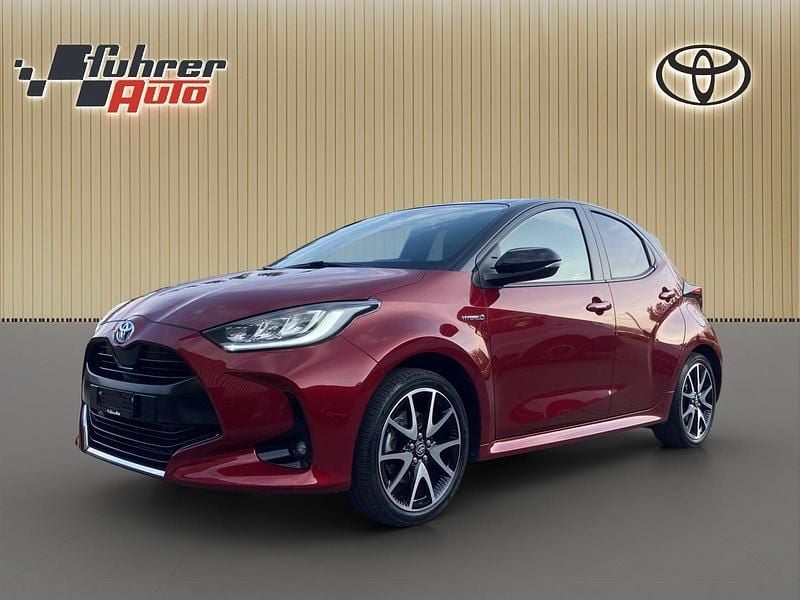Rot Gebraucht 2021 Toyota Yaris Hybrid Style Limousine | CHF 21’500 (Etwas zu teuer) - Bild 1/3