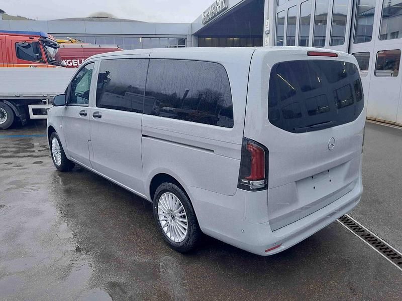 Gebraucht Mercedes Vito 163 PS (119 kW) 2025 Grau Van