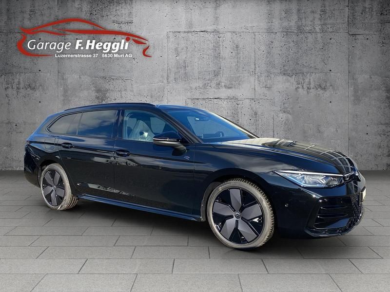 Neu VW Passat R-line 193 PS (141 kW) 2025 Schwarz Kombi