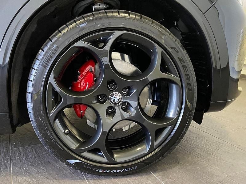 Neu Alfa Romeo Stelvio Premium 280 PS (205 kW) 2025 Schwarz SUV