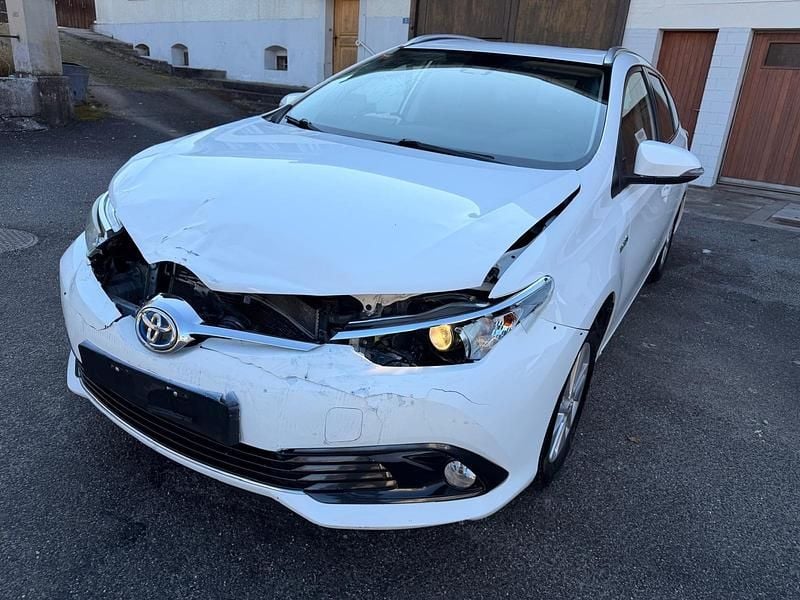 Gebraucht Toyota Auris Touring Sports Sol 136 PS (100 kW) 2016 Kombi