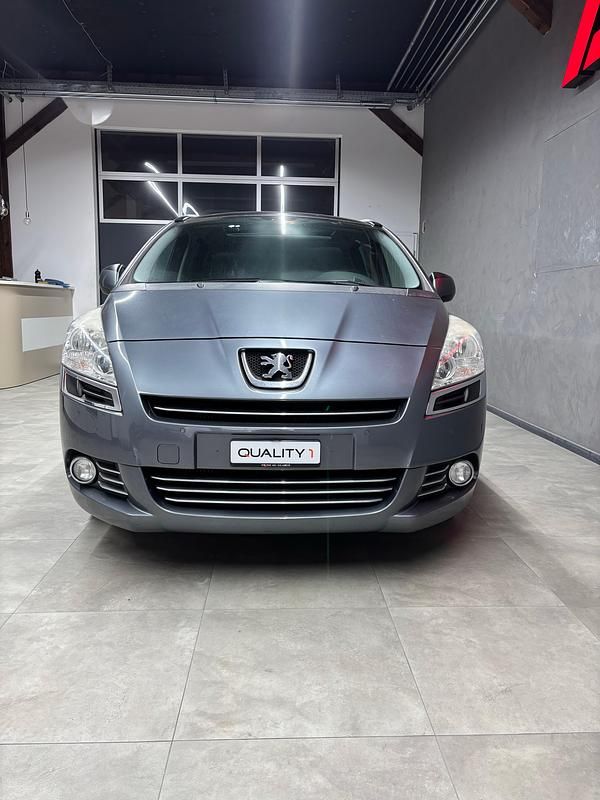 Gebraucht Peugeot 5008 Family 156 PS (114 kW) 2013 Van / Kleinbus