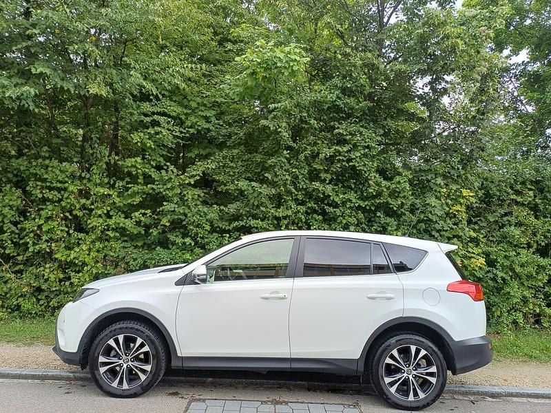 Gebraucht 2016 Toyota RAV4 Premium SUV | CHF 16’500 - Bild 1/4