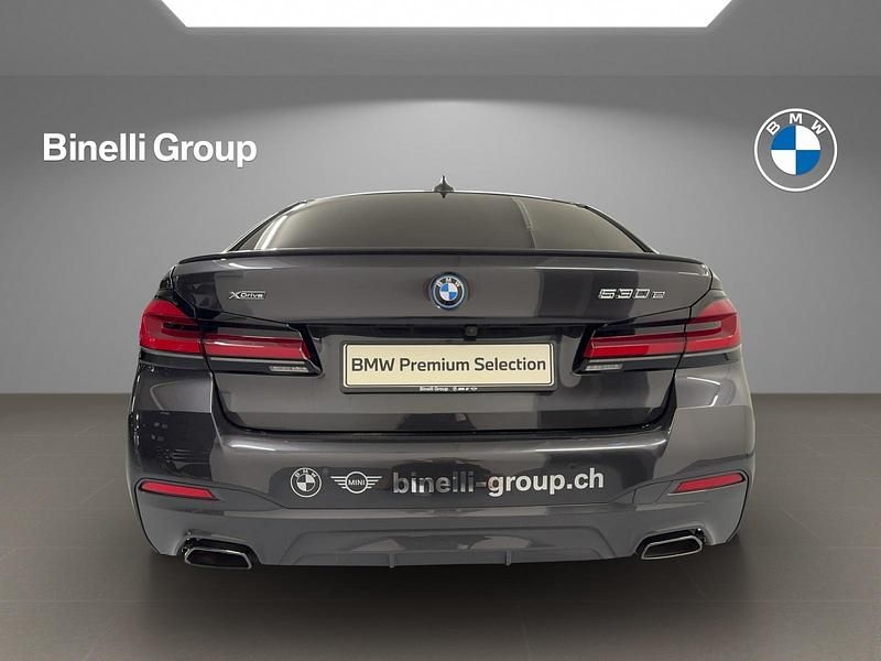 Gebraucht BMW 530e Shadowline 292 PS (214 kW) 2023 Grau Limousine