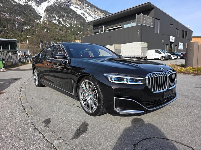 Gebraucht BMW 750 530 PS (389 kW) 2019 Limousine