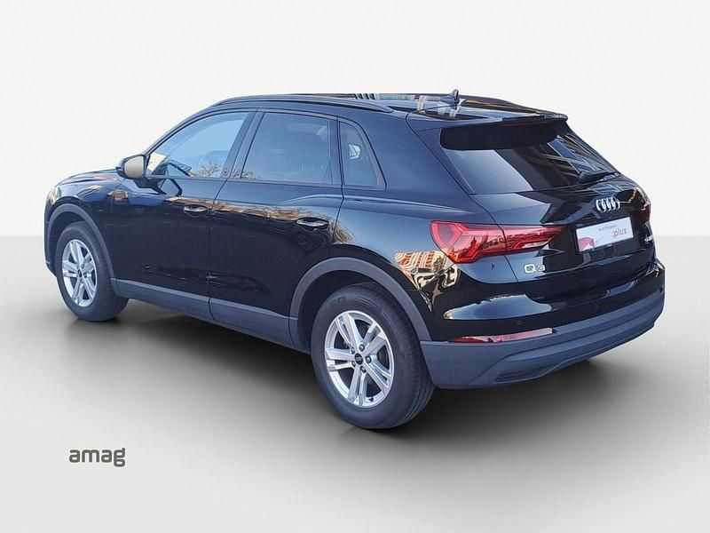 Gebraucht Audi Q3 Attraction 150 PS (110 kW) 2024 Mythosschwarz metallic SUV