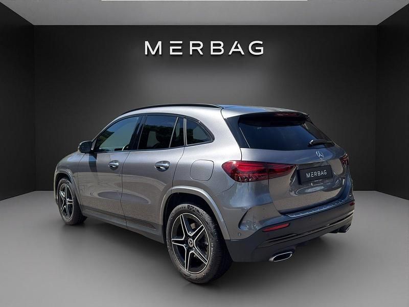 Gebraucht Mercedes GLA220 190 PS (139 kW) 2024 Grau SUV