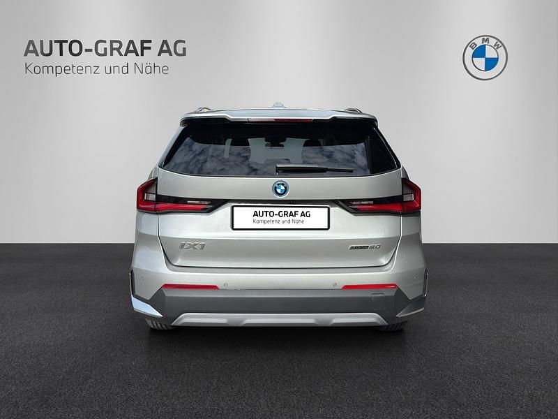 Neu BMW iX1 Shadowline 150 kW (204 PS) 2025 Grau SUV