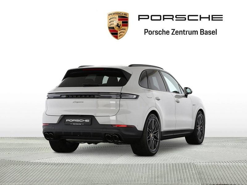 Gebraucht Porsche Cayenne 470 PS (345 kW) 2026 Grau SUV