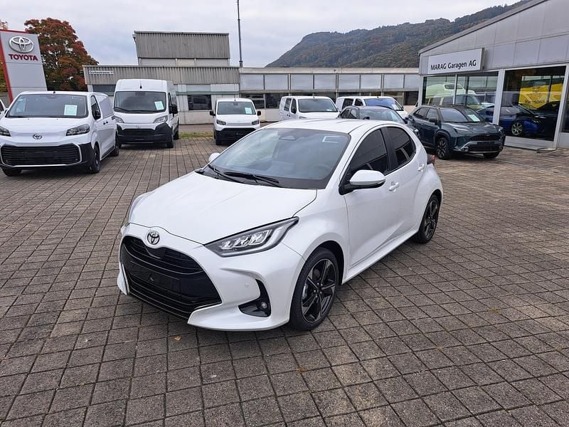 Neu Toyota Yaris Hybrid Premium 130 PS (95 kW) 2025