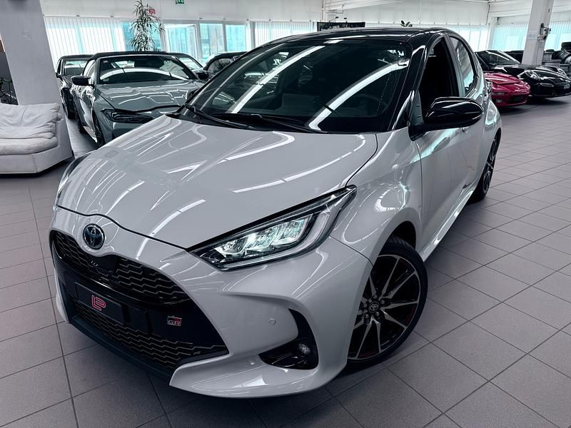 Grau Gebraucht 2023 Toyota Yaris Hybrid Sport Limousine | CHF 24’800 (Fairer Preis) - Bild 1/4