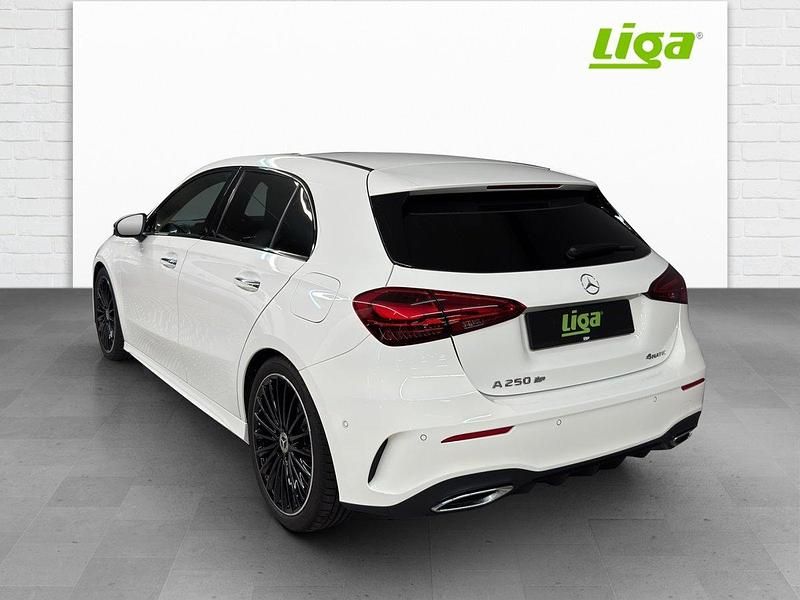 Gebraucht Mercedes A250 AMG line 238 PS (175 kW) 2024 Limousine