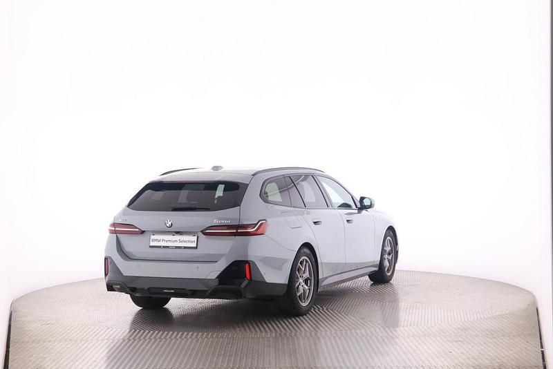 Gebraucht BMW 520 Comfort Edition 208 PS (152 kW) 2024 Grau Kombi