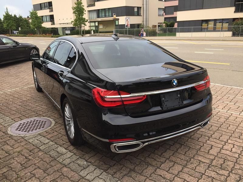 Gebraucht BMW 730L 265 PS (194 kW) 2017 Limousine