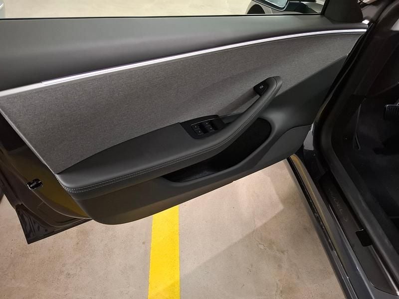 Gebraucht Tesla Model 3 RWD 208 kW (283 PS) 2025 Limousine