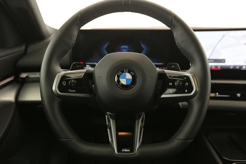 Gebraucht BMW 520 Comfort Edition 208 PS (152 kW) 2024 Schwarz Kombi