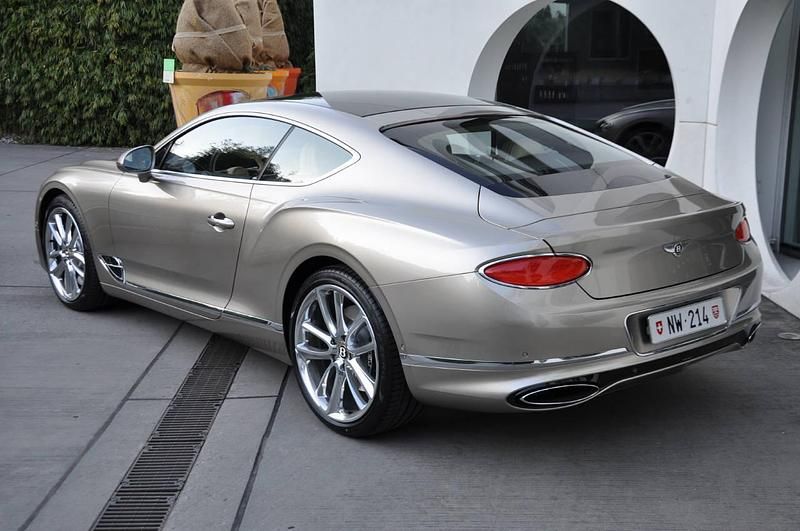 Gebraucht Bentley Continental GT 635 PS (467 kW) 2020 Braun Coupé