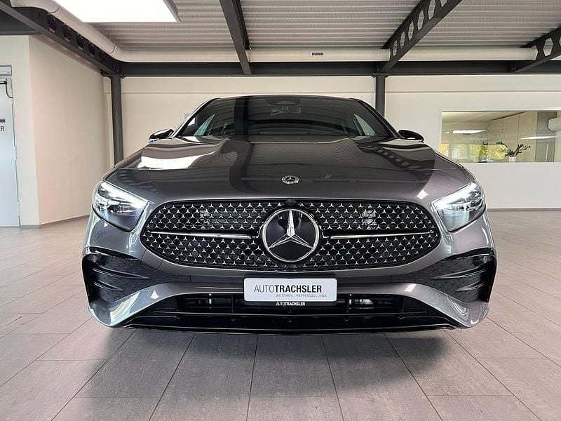 Neu Mercedes A200 Night 177 PS (130 kW) 2025 Grau Limousine