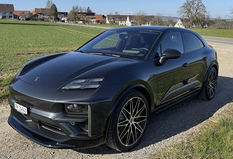 Gebraucht 2025 Porsche Macan Turbo SUV | CHF 110’000 (Fairer Preis) - Bild 1/4