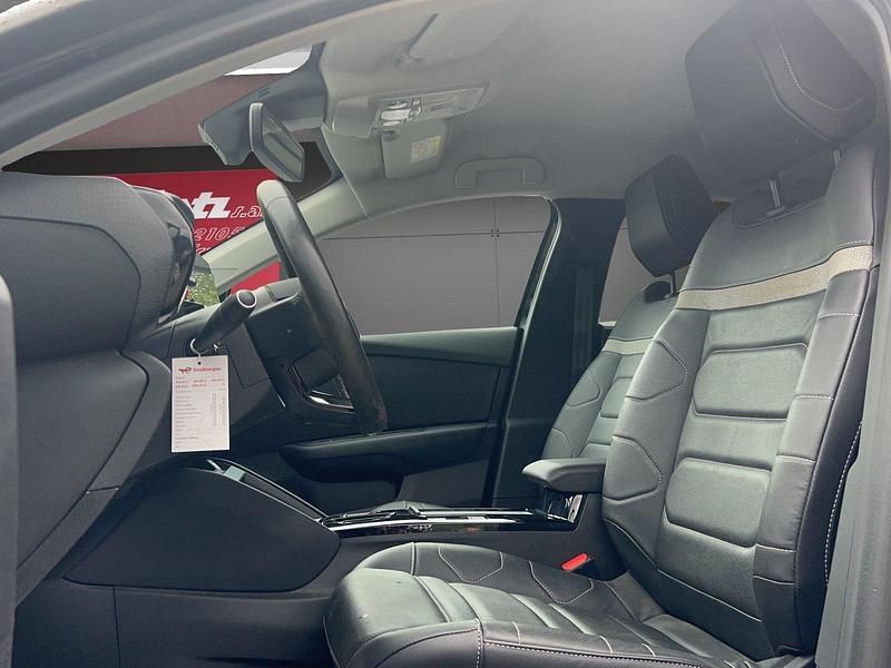 Gebraucht Citroën e-C4 Shine 100 kW (136 PS) 2022 Schwarz Limousine