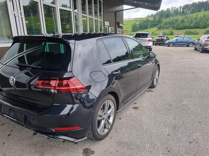 Gebraucht VW Golf VII Comfortline 125 PS (91 kW) 2018 Limousine