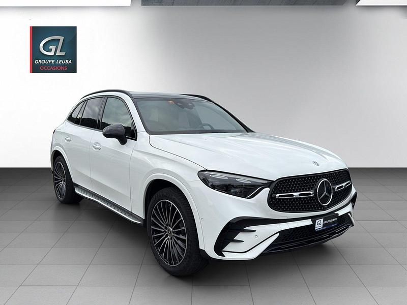 Weiss Gebraucht 2022 Mercedes GLC300e AMG line SUV | CHF 52’900 - Bild 1/4