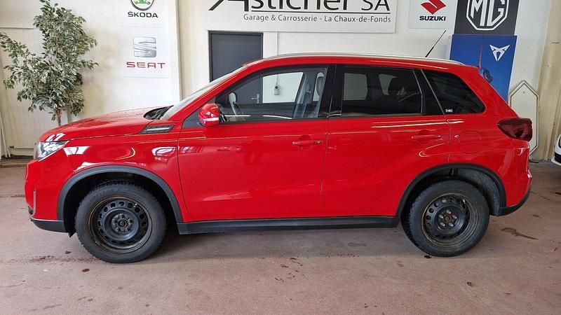 Gebraucht Suzuki Vitara 140 PS (102 kW) 2019 Rot SUV