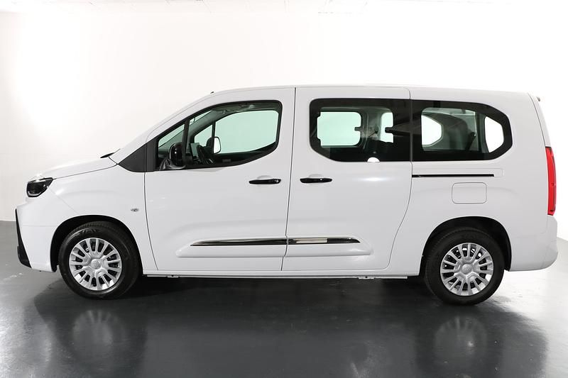 Gebraucht Toyota Proace Verso City 100 kW (136 PS) 2025 Weiss Kombi