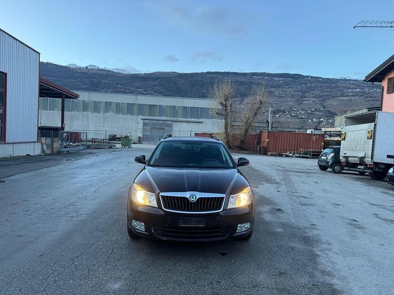 Gebraucht Skoda Octavia 105 PS (77 kW) 2012 Kombi