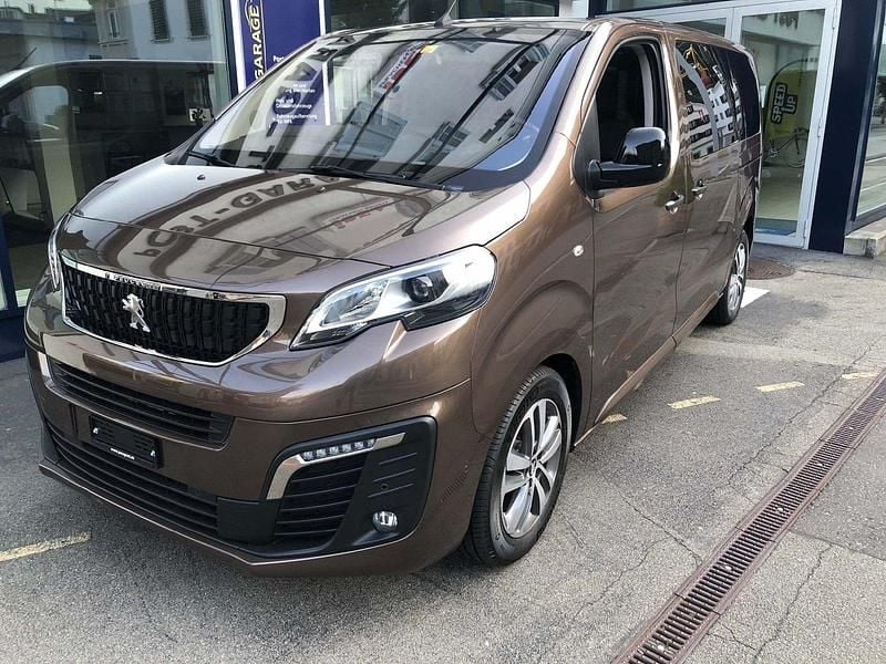 Gebraucht Peugeot Traveller Allure 180 PS (132 kW) 2022 Braun Van / Kleinbus