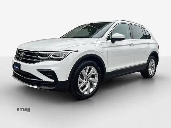Pure white uni Gebraucht 2021 VW Tiguan SUV | CHF 28’500 (Guter Preis) - Bild 1/4