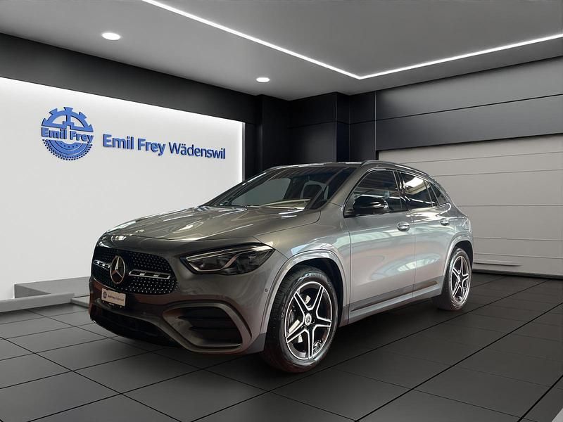 Neu 2025 Mercedes GLA200 AMG line SUV | CHF 55’620 - Bild 1/3