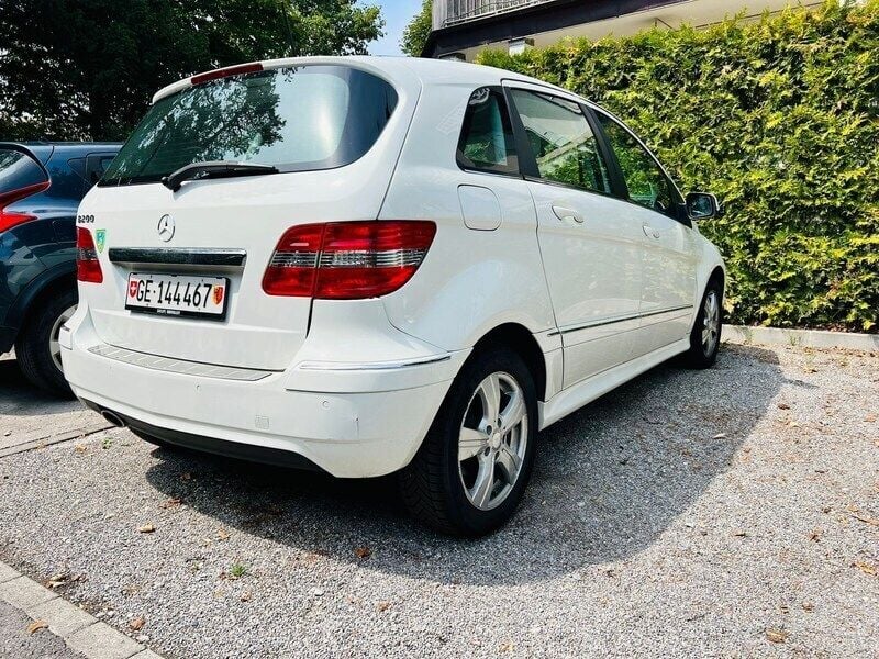 Gebraucht Mercedes B200 136 PS (100 kW) 2010 Van / Kleinbus