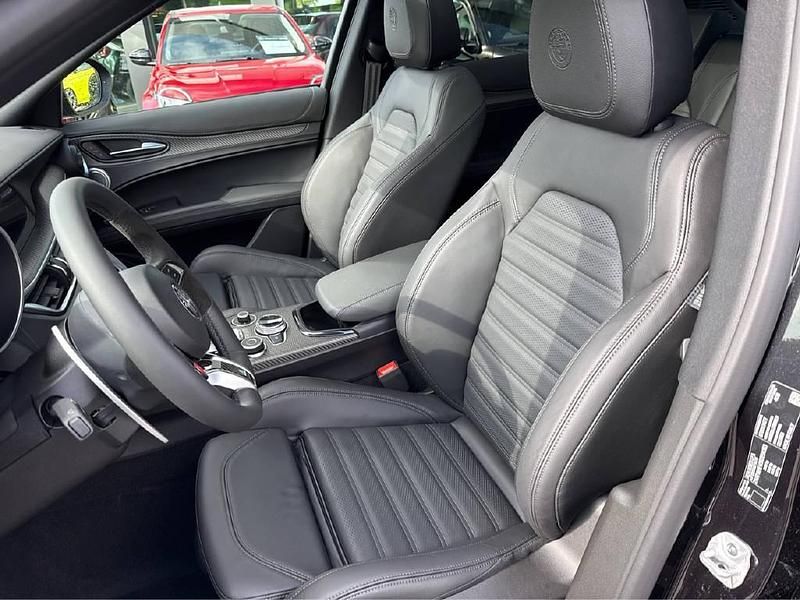 Neu Alfa Romeo Stelvio Quadrifoglio 519 PS (381 kW) 2025 Schwarz SUV