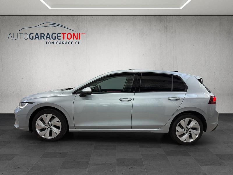 Gebraucht VW Golf VIII Style 150 PS (110 kW) 2025 Limousine