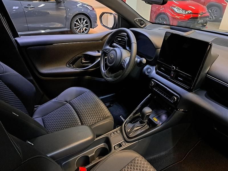 Neu Toyota Yaris Hybrid Premium 130 PS (95 kW) 2025