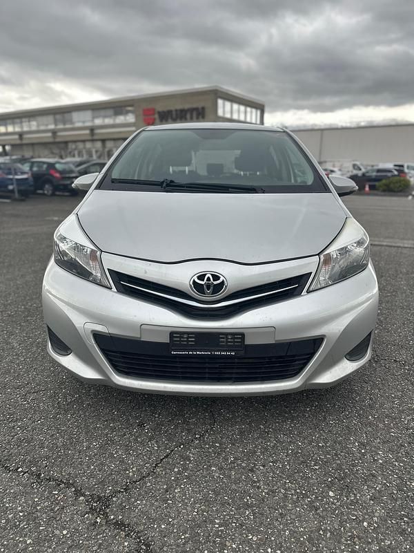 Gebraucht Toyota Yaris Premium 99 PS (72 kW) 2013 Kleinwagen