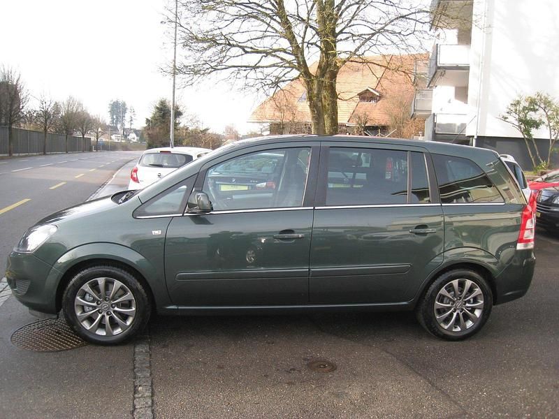 Gebraucht Opel Zafira Edition 150 PS (110 kW) 2010 Van / Kleinbus