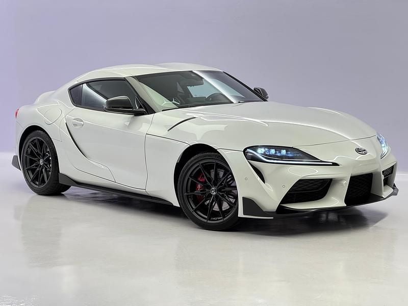 Weiss Gebraucht 2024 Toyota Supra Premium Coupé | CHF 69’900 - Bild 1/4