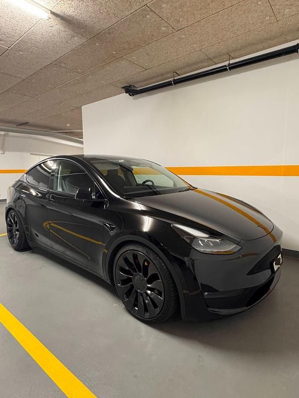 Gebraucht 2024 Tesla Model Y Performance SUV | CHF 42’500 (Fairer Preis) - Bild 1/4