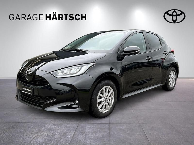 Schwarz Gebraucht 2025 Toyota Yaris Hybrid Trend Limousine | CHF 25’990 (Fairer Preis) - Bild 1/4