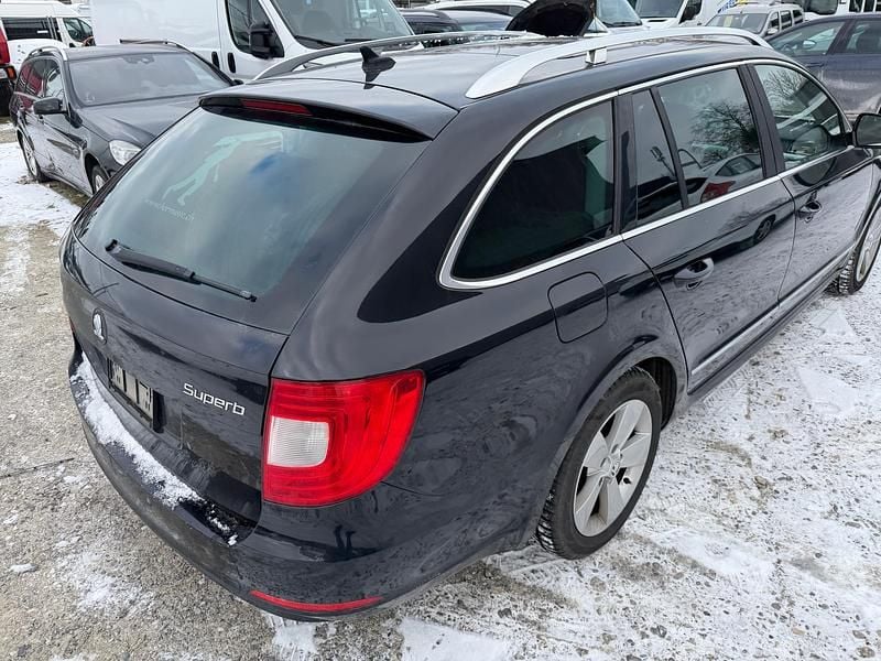Gebraucht Skoda Superb Ambition 140 PS (102 kW) 2011 Kombi