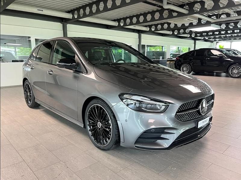 Neu Mercedes B250e AMG line 238 PS (175 kW) 2025 Grau Van / Kleinbus