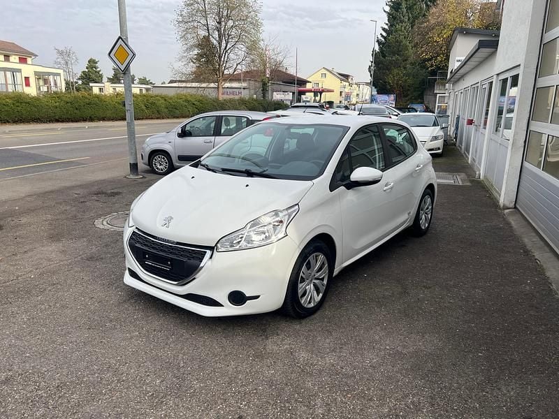 Gebraucht 2012 Peugeot 208 Access Kleinwagen | CHF 5’900 (Etwas zu teuer) - Bild 1/4
