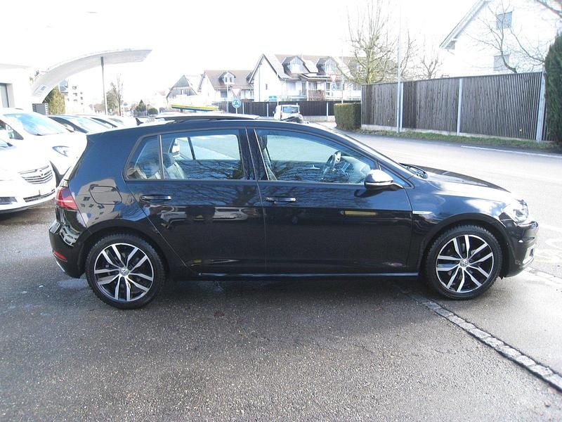 Gebraucht VW Golf Highline 130 PS (95 kW) 2018 Limousine