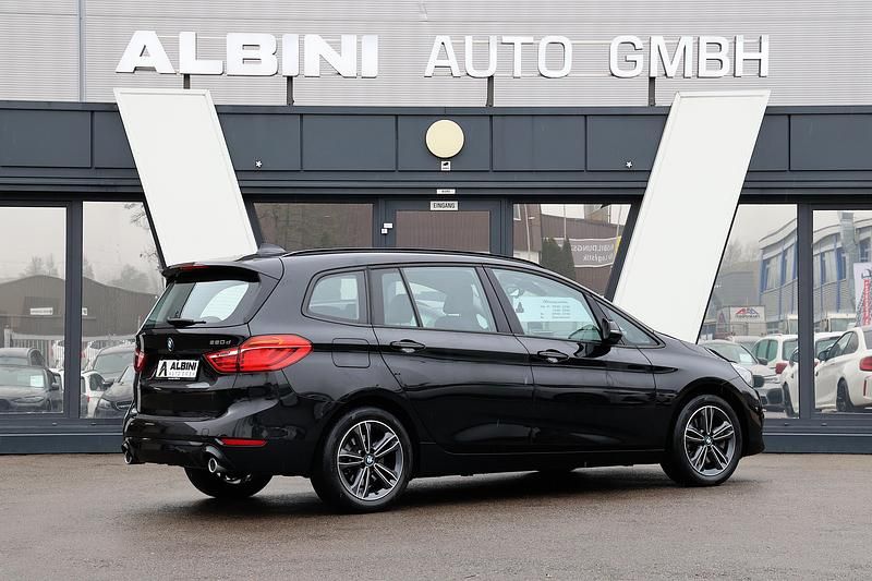Gebraucht BMW 220 Gran Tourer Sport Line 190 PS (139 kW) 2021 Van / Kleinbus