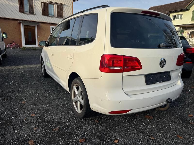 Gebraucht VW Touran Comfortline 140 PS (102 kW) 2013 Van / Kleinbus