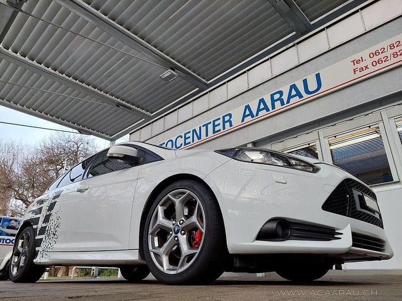 Gebraucht Ford Focus ST 250 PS (183 kW) 2014 Limousine