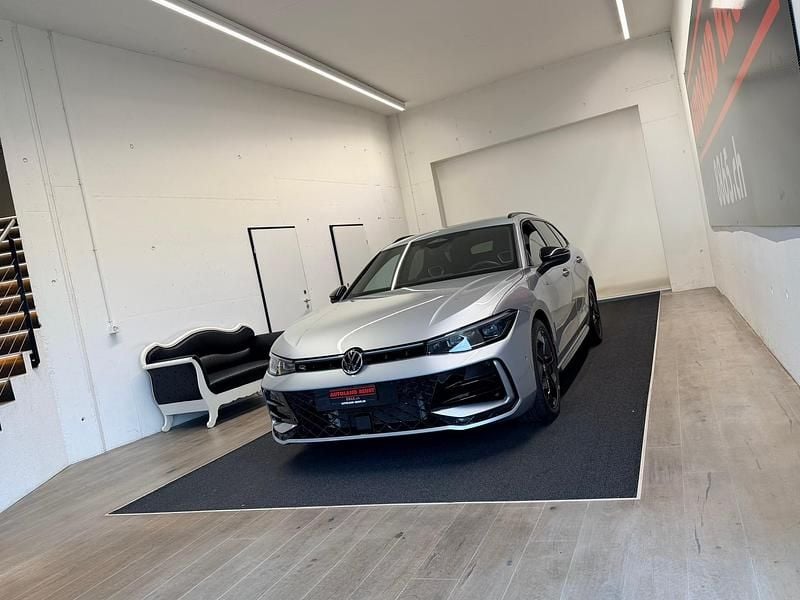 Gebraucht VW Passat R-line 193 PS (141 kW) 2025 Kombi