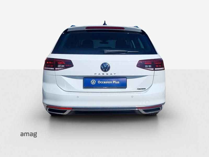 Gebraucht VW Passat Elegance 200 PS (147 kW) 2023 Blanc glacier métallisée Kombi